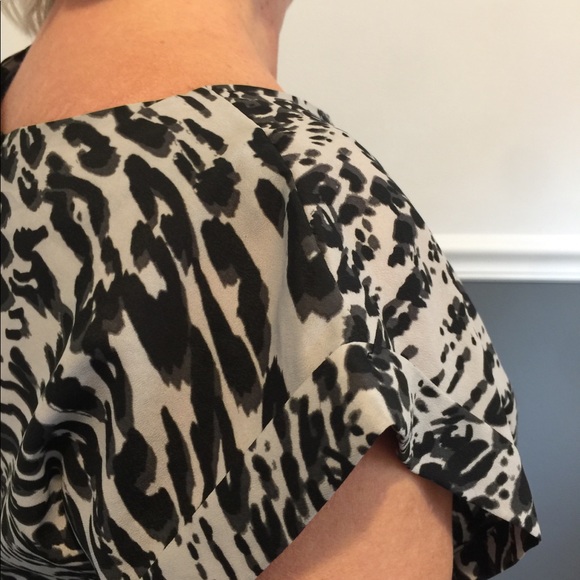 APT.9  size L sleeveless blouse very cool pattern! - Picture 4 of 5